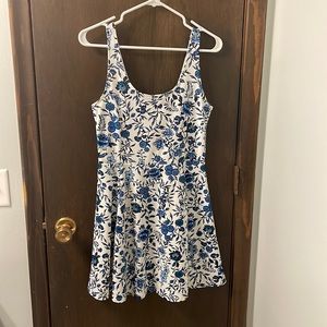 Floral blue patterned summer dress.